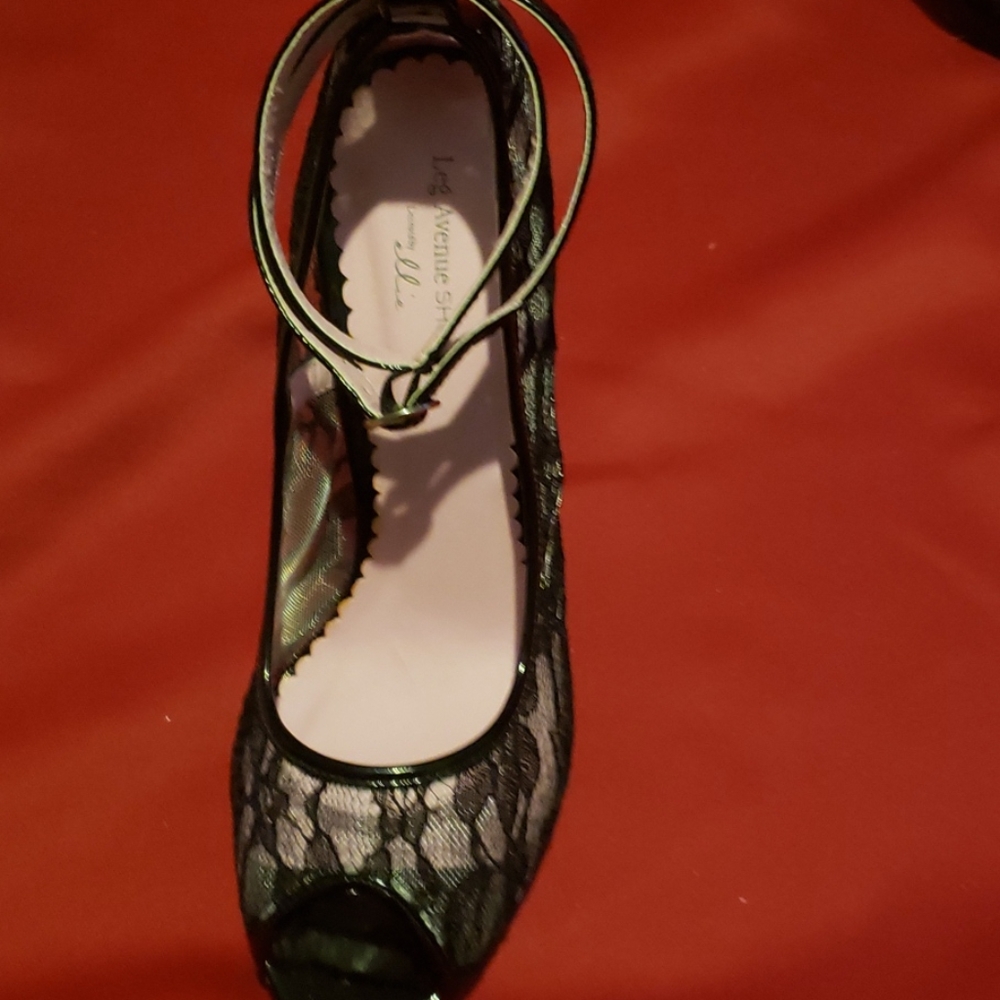 Heals - Picture 2 of 4